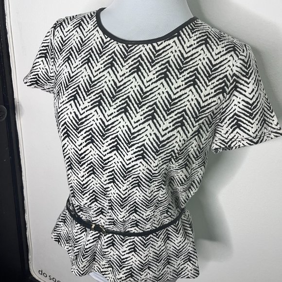 Liz Cliaborne Career Zebra Like Pattern Short Sleeve Top Size M - Picture 4 of 8